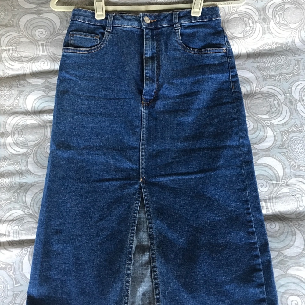 Zara jean pencil skirt with slit size Small.